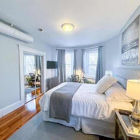 Huge,3 Bed,2Bath,Public Transport,Boston,Sleeps 9 Apartman Brookline Kültér fotó