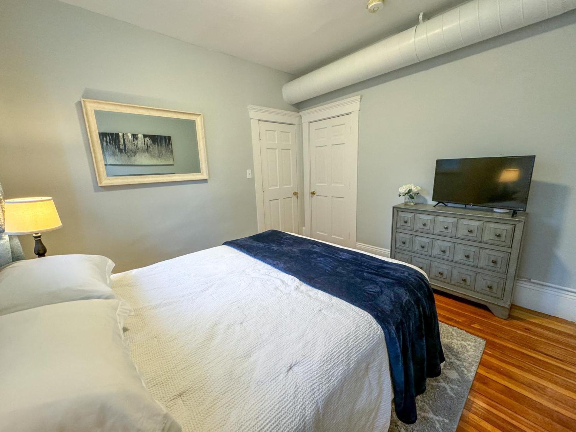 Huge,3 Bed,2Bath,Public Transport,Boston,Sleeps 9 Apartman Brookline Kültér fotó