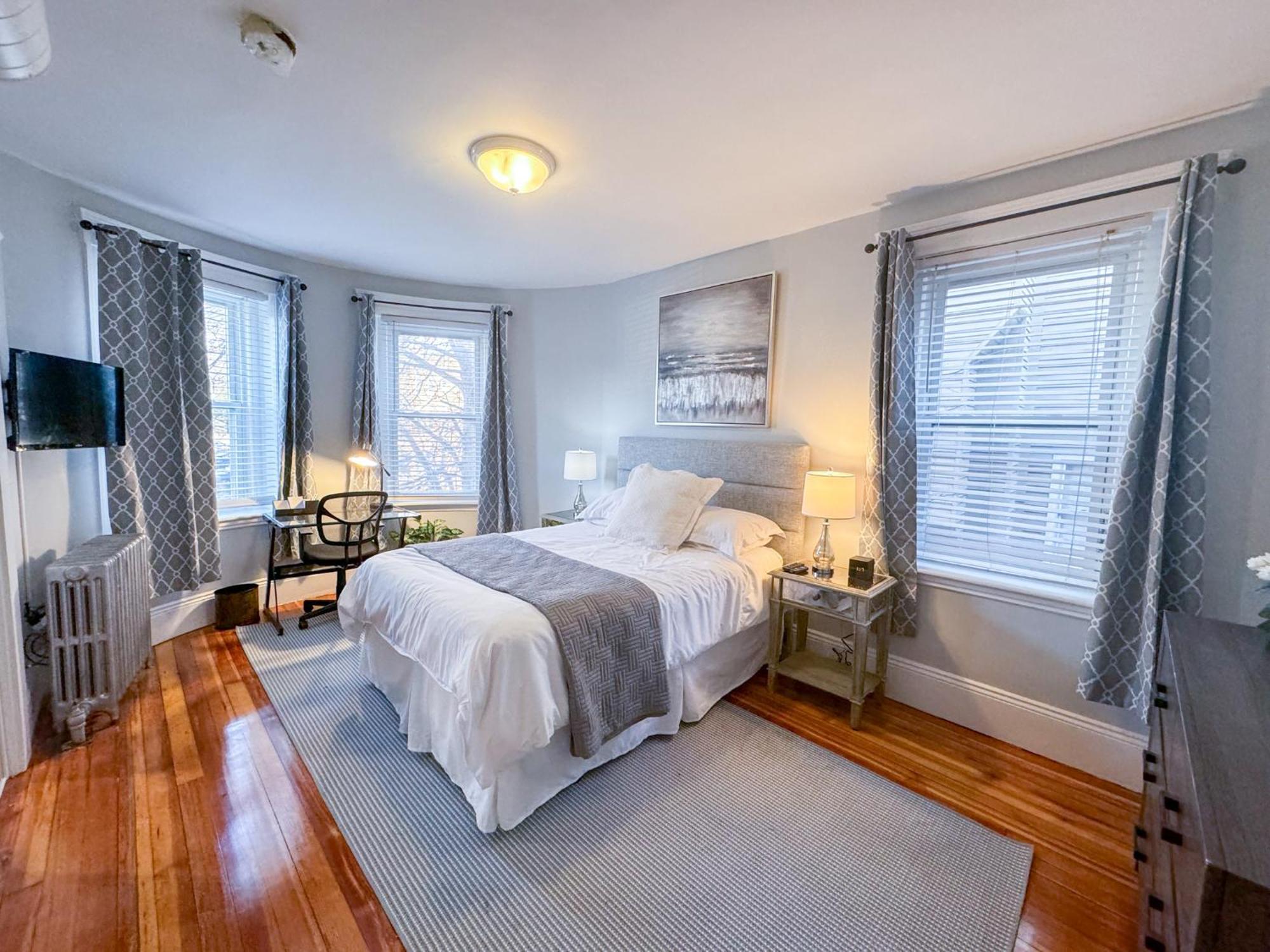 Huge,3 Bed,2Bath,Public Transport,Boston,Sleeps 9 Apartman Brookline Kültér fotó